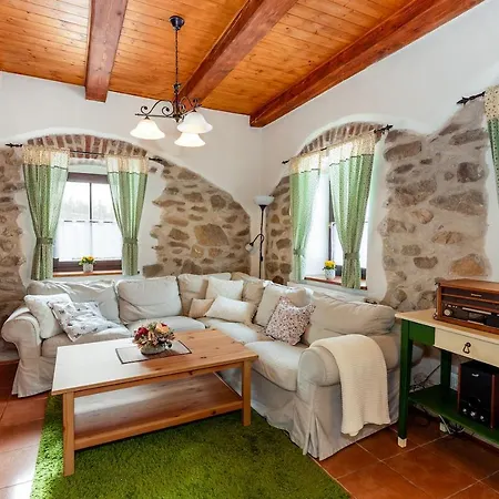Dağ evi Chalupa Na Peci Želnava